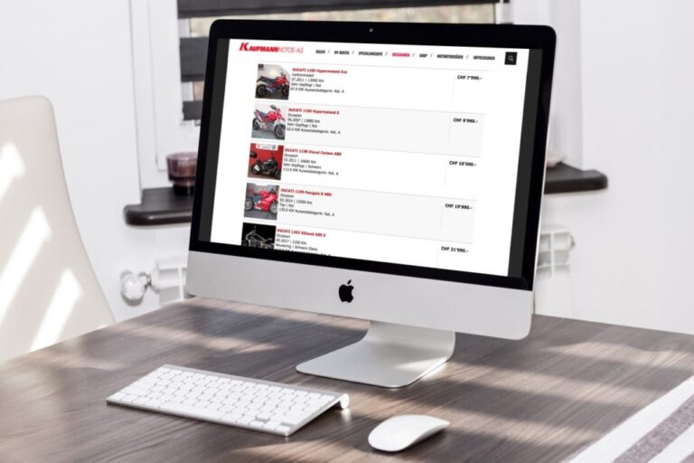 Onlineshop auf iMac am Schreibtisch